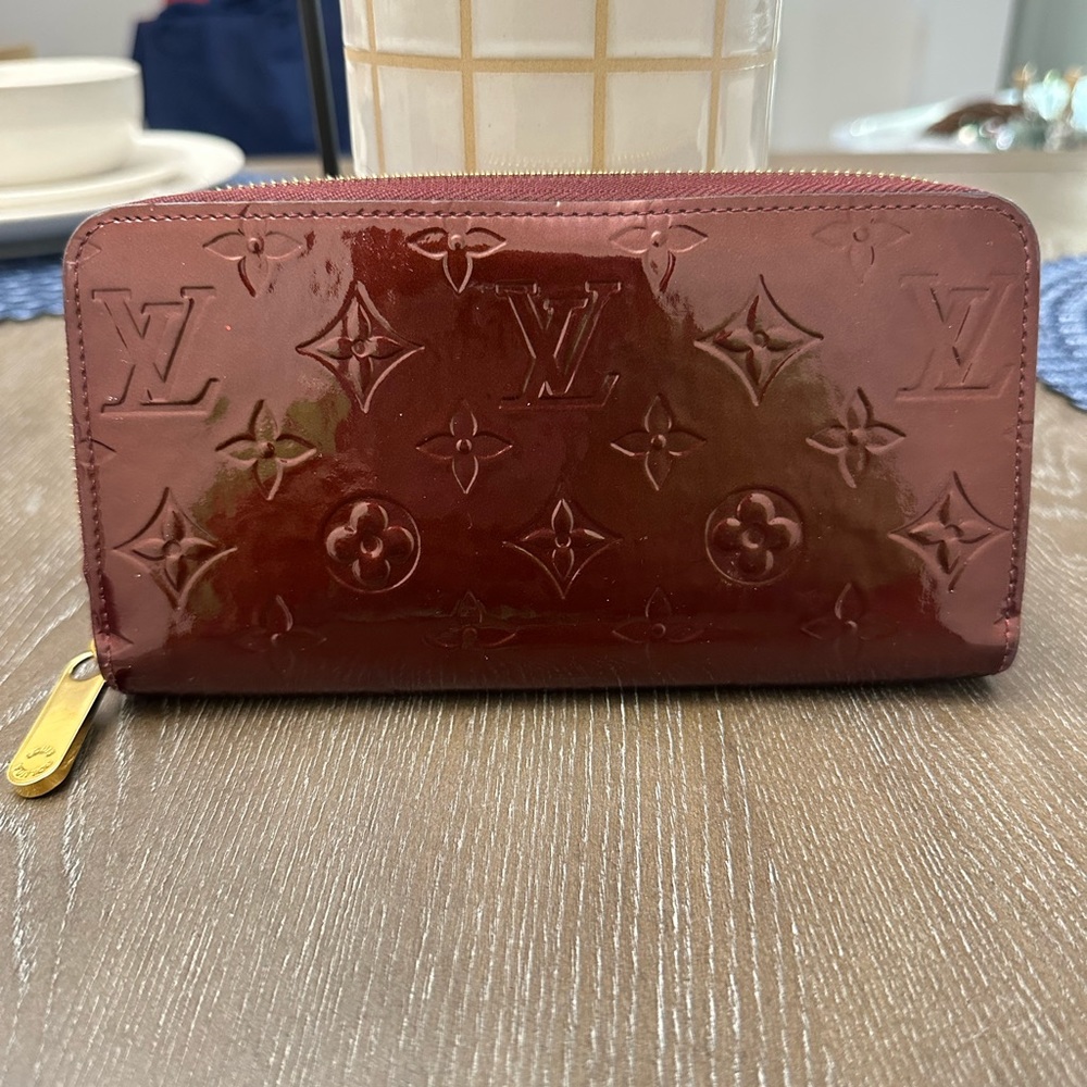 Louis Vuitton Vernis wallet